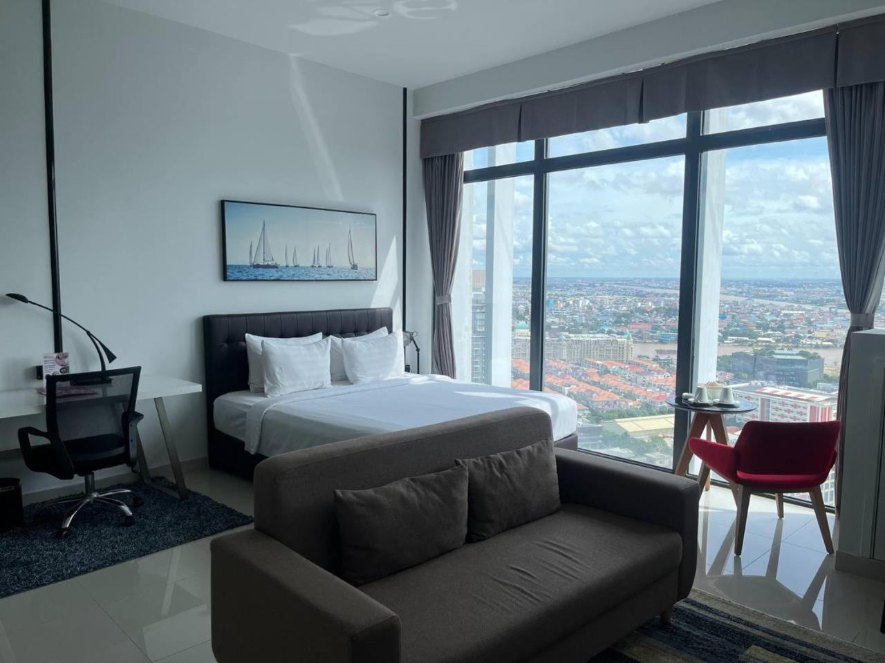 The Bridge Club Hotel Phnom Penh Eksteriør billede
