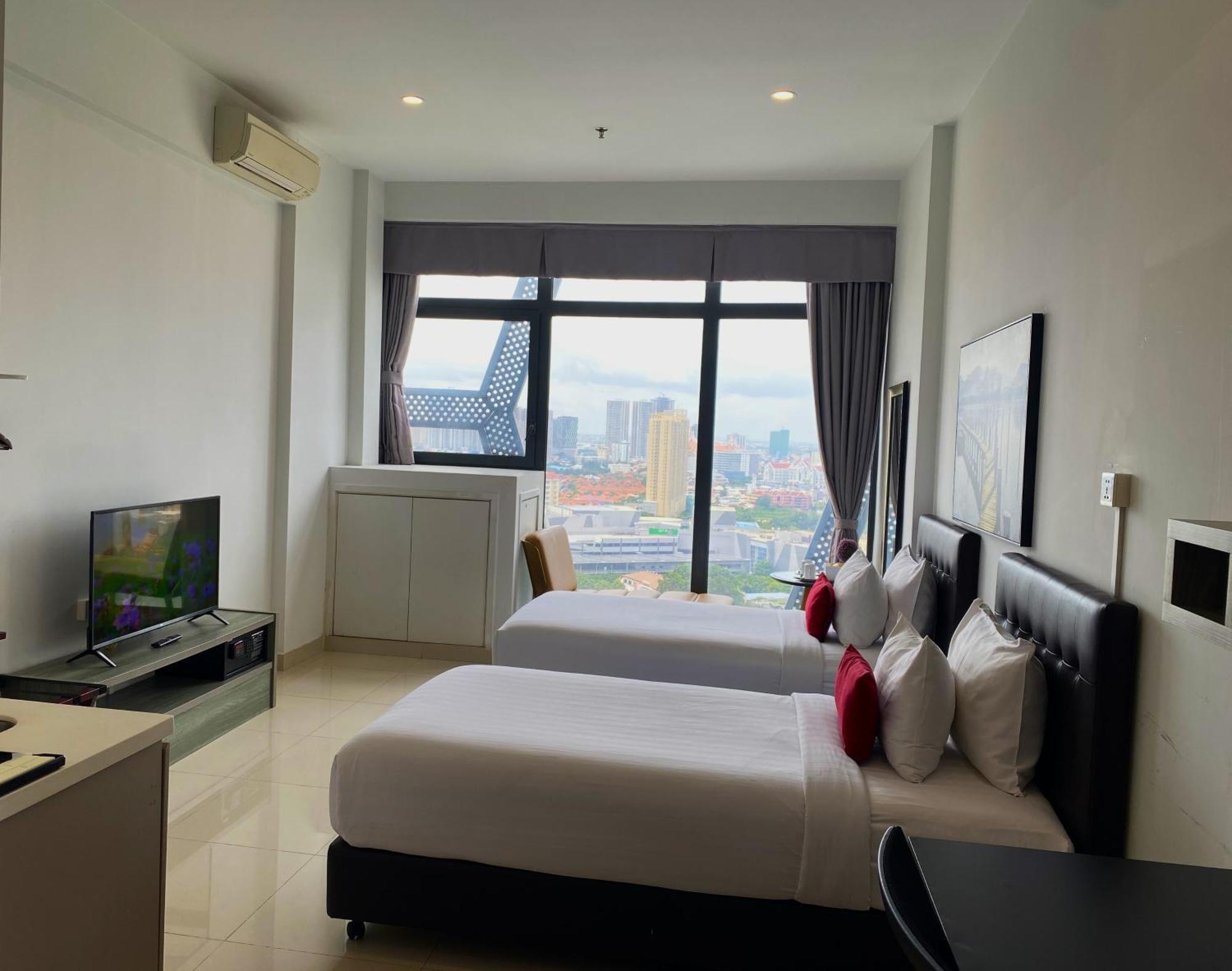 The Bridge Club Hotel Phnom Penh Eksteriør billede